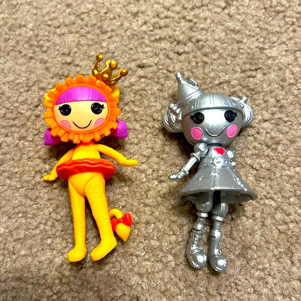Lalaloopsy Wizard of Oz Cowardly Lion, Scarecrow, andTin Man set, and oil can.